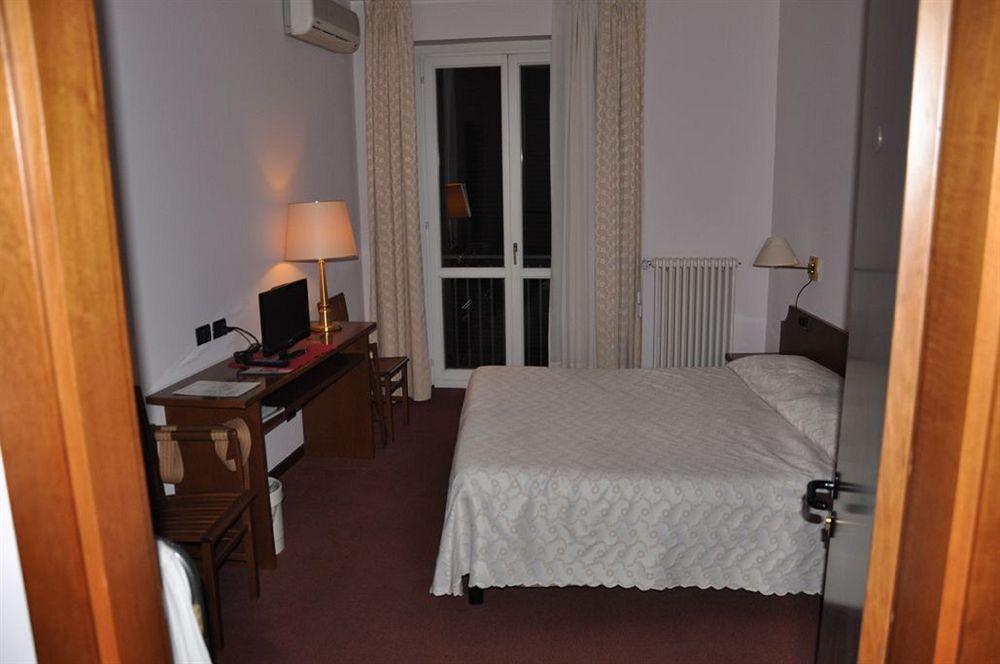 Albergo Ponte Vecchio Cernobbio Kültér fotó